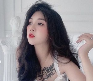 Phương Min đã đi cưỡi ngựa của bạn trai của mình, người cực kỳ sung mãn